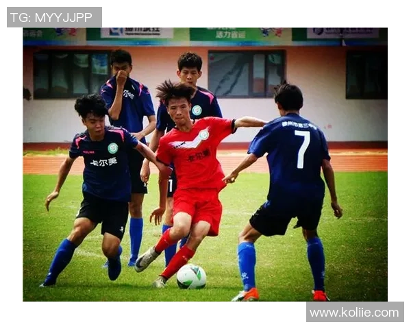 南京足球队耐力探秘：从训练到比赛的坚持与拼搏精神