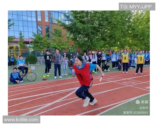 诗词与足球的完美结合：在绿茵场上吟诵人生的华章与激情